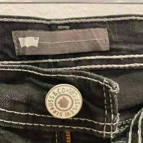 Levi’s black short shorts Sz 27 in EUC! - Picture 5 of 6